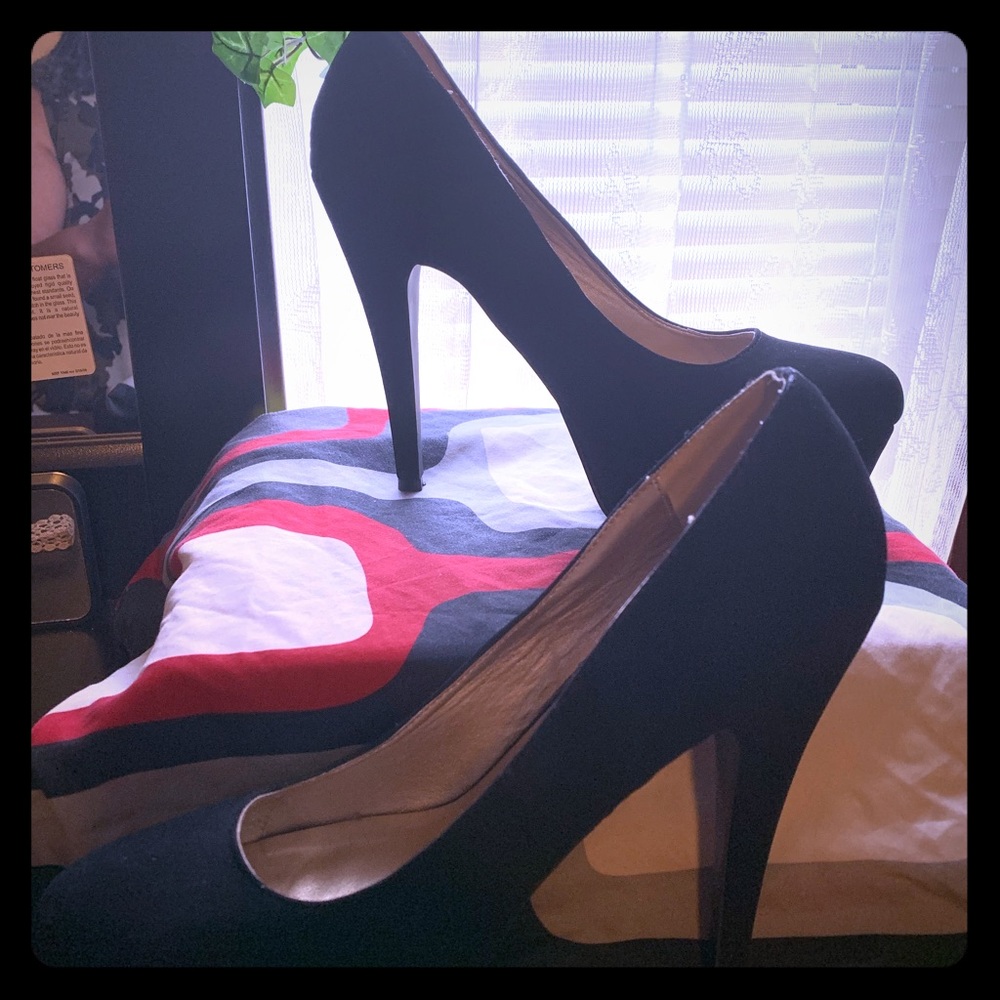 Stilettos! Stilletos!